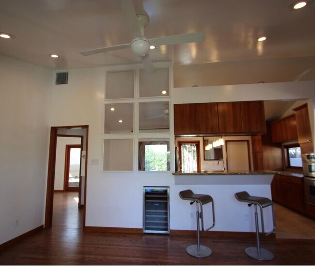 Foto del edificio - 3009 Stanford Ave
