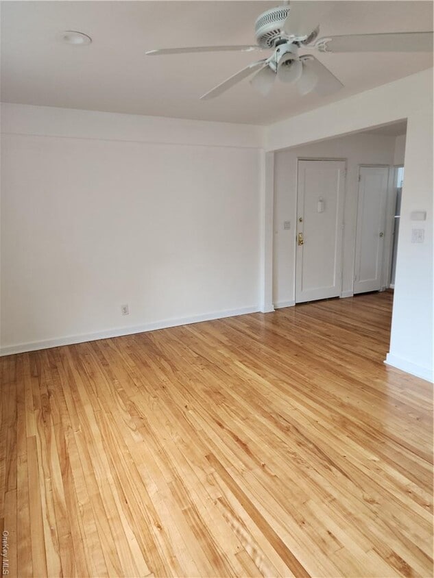 Primary Photo - 14 Winchester Ave