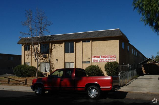 Building Photo - Range Apartments