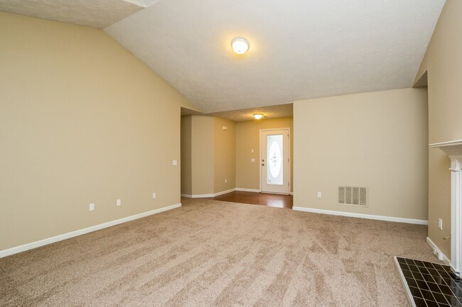 Building Photo - 3030 Camelot Woods Dr