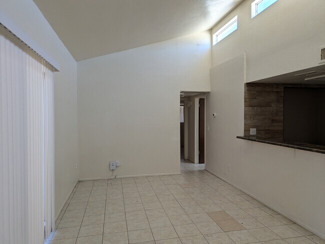 Foto del edificio - 1477 E 27th Ave