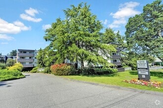 Building Photo - 1010 Mckenzie Av