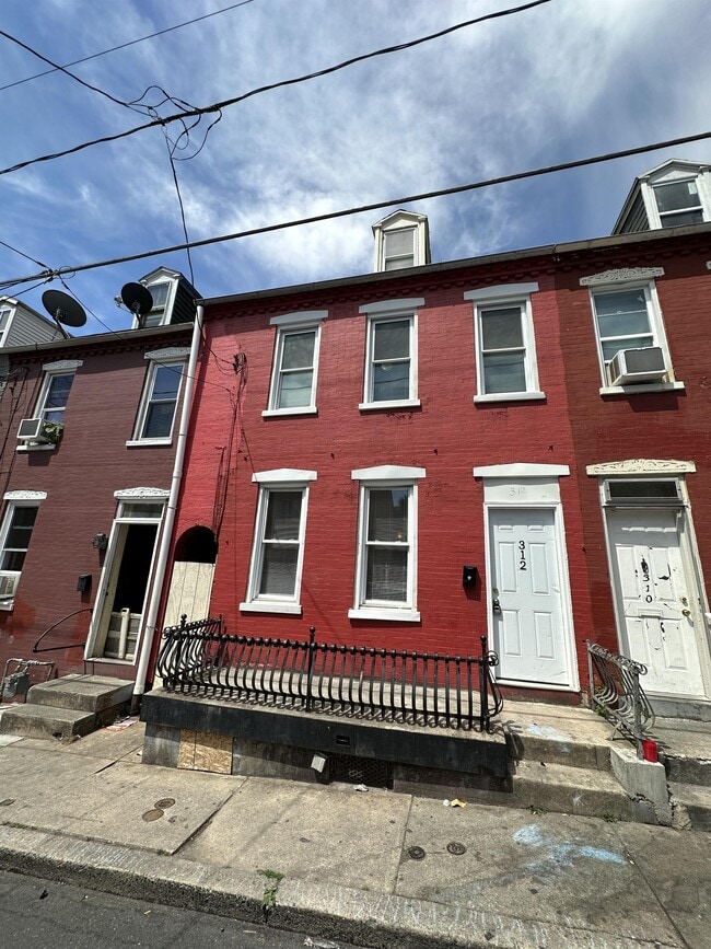 Building Photo - 312 Beaver St