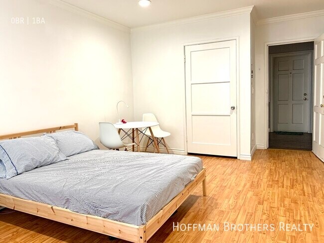 Foto del edificio - 303 N Sycamore Ave