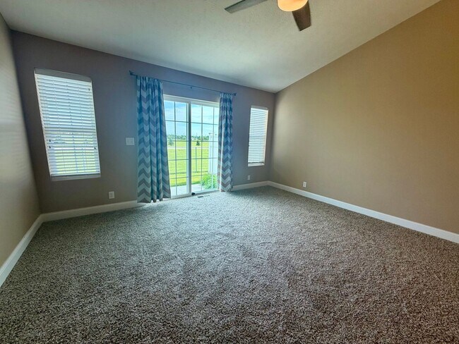Foto del edificio - 3136 King Ridge Blvd