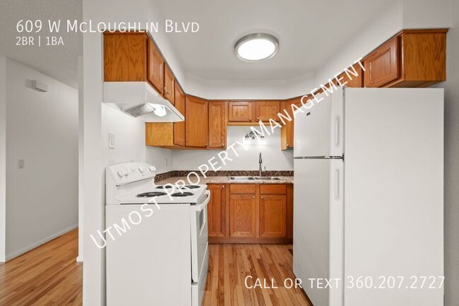 Building Photo - Cute 2BD 1BA Duplex in Downtown Vancouver ...