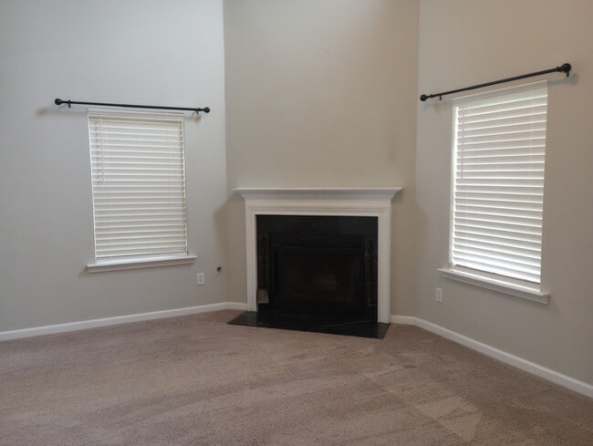 Building Photo - 108 Lacombe Ct