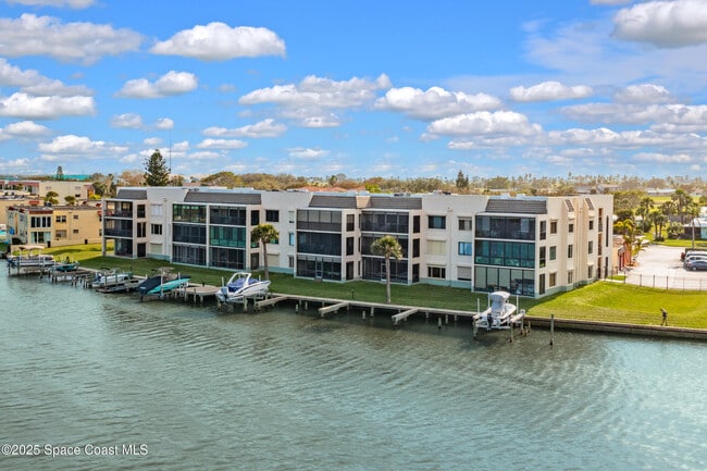 Building Photo - 1825 Minutemen Causeway