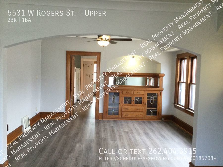 5531 W Rogers St Unit Upper, West Allis, WI 53219 Room for Rent in West Allis, WI