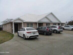 Building Photo - 612 Helen Ave