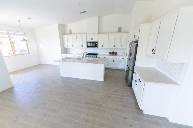 Foto del edificio - 1705 Brickhill Ct
