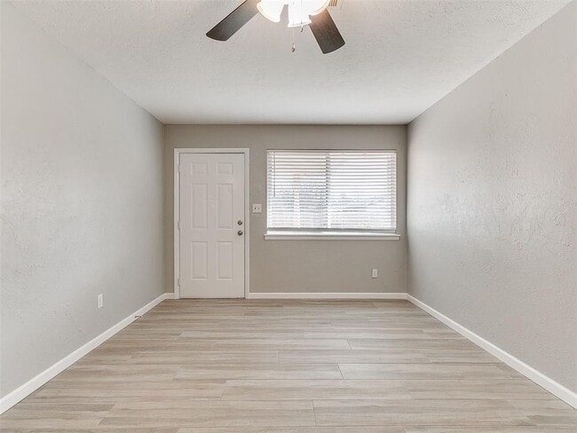 Foto del edificio - 202 Thompson Dr