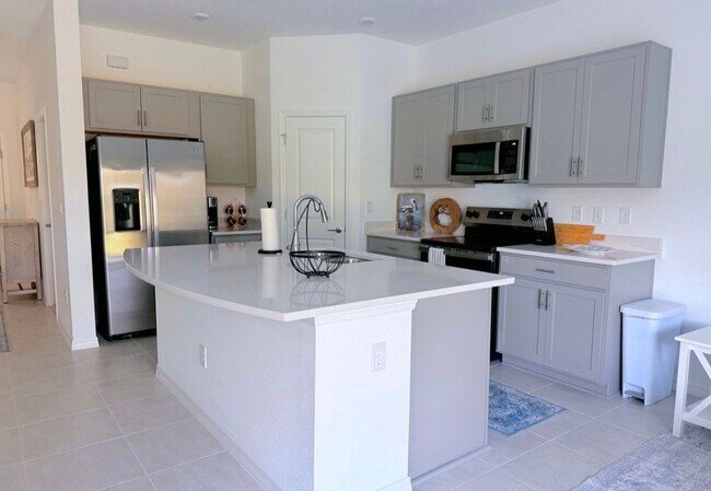 Building Photo - 15176 Cuzcorro Ct