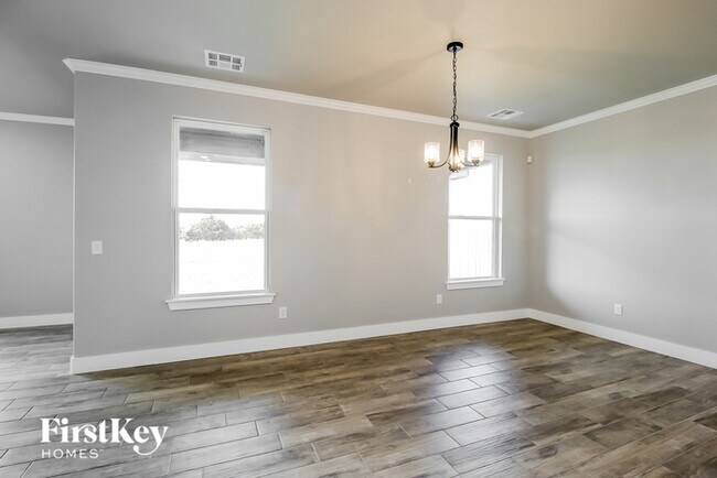 Building Photo - 663 Acorn Bnd