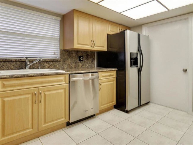 Building Photo - 7108 NW 43rd St