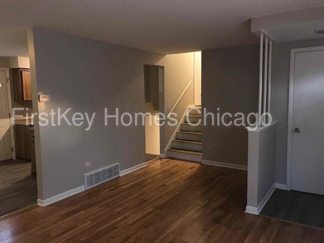 Foto del edificio - 13329 S Mackinaw Ave