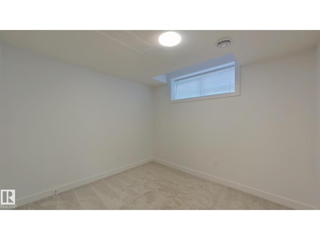 Building Photo - 1037 Aster Blvd