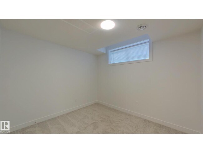 Photo du bâtiment - 1037 Aster Blvd