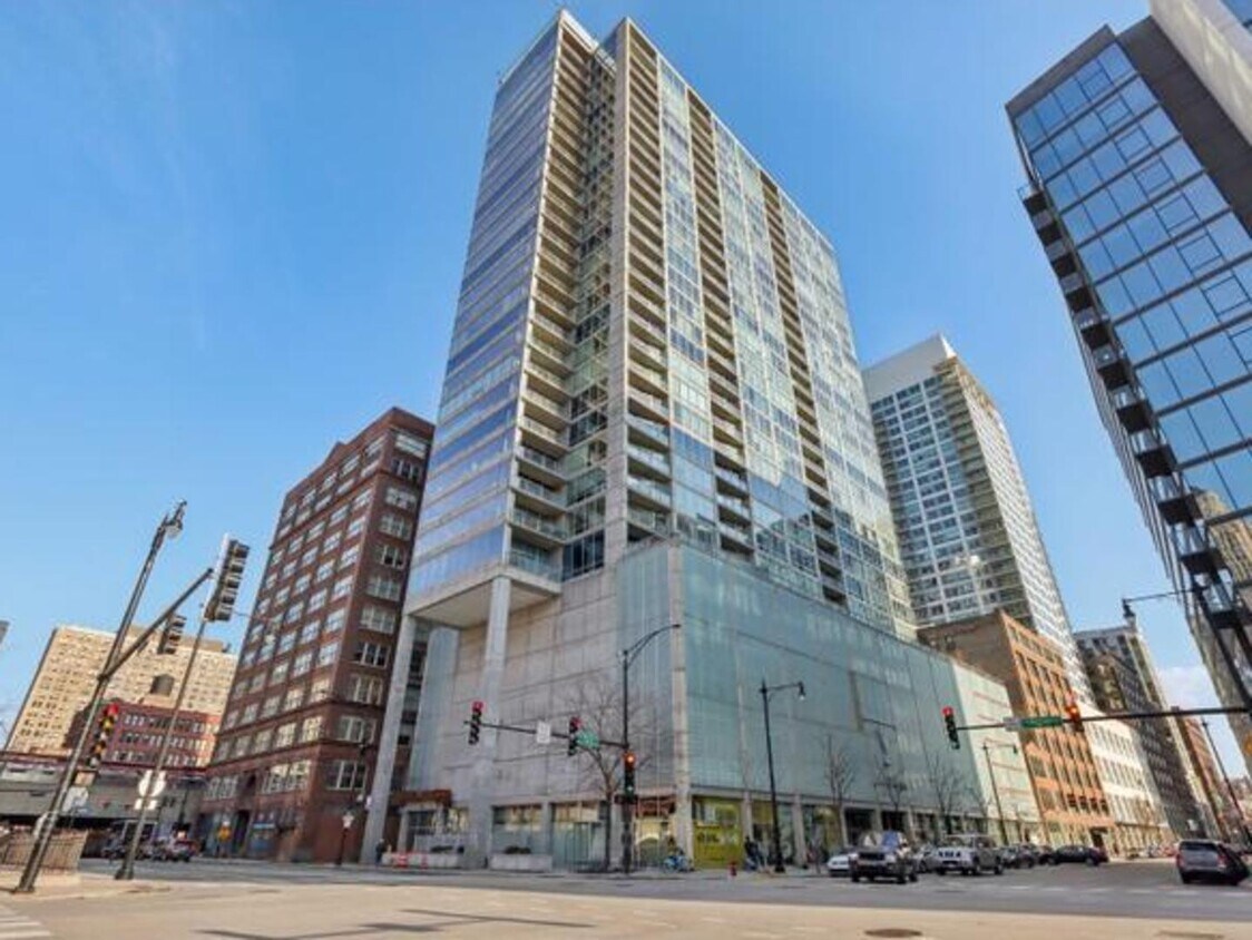 Foto principal - 611 S Wells St