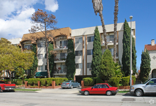 Building Photo - 1470 Rexford Dr