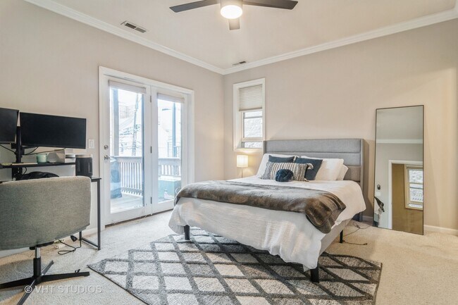 Foto del edificio - 2737 N Southport Ave