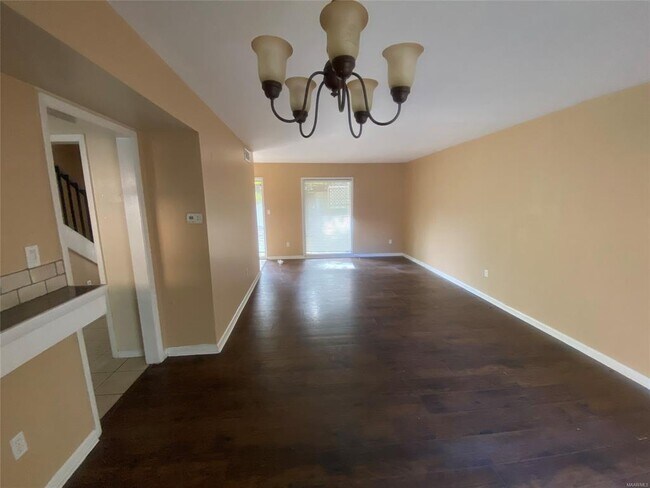 Foto del edificio - 2440 Price St