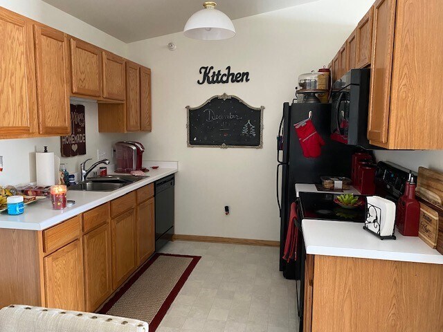 Kitchen - 2520 11th Plz