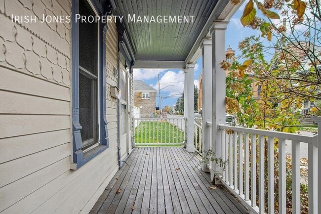 Building Photo - 138 Weimar St