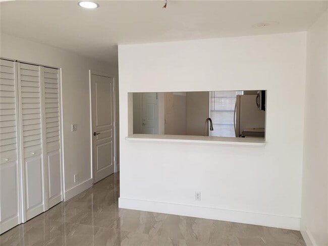 Foto del edificio - 4963 SW 31st Ave
