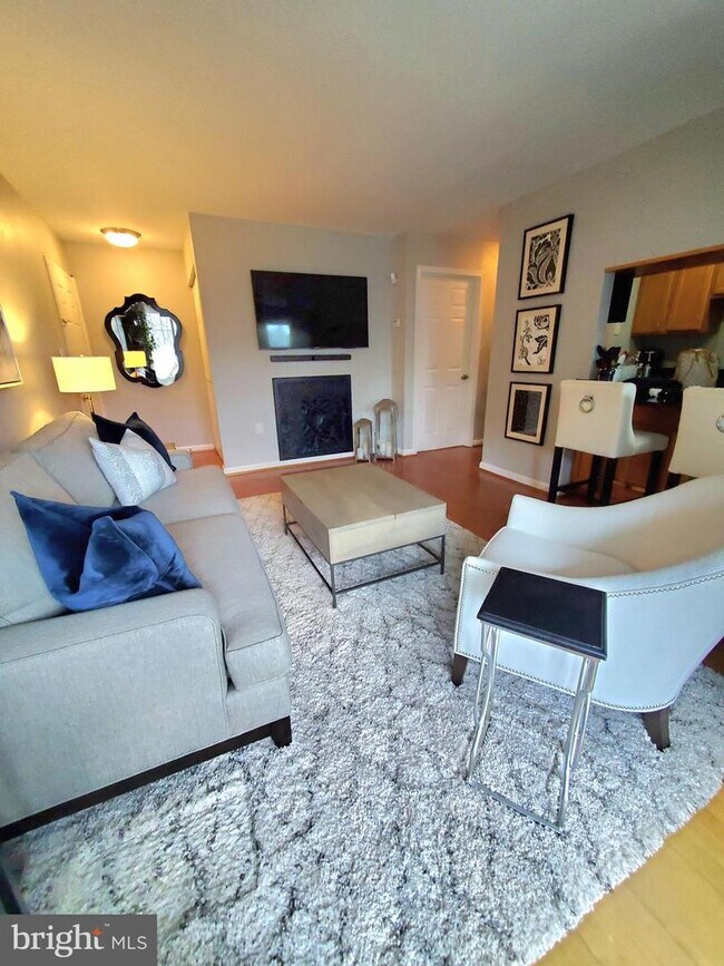 Building Photo - 116 Westwick Ct