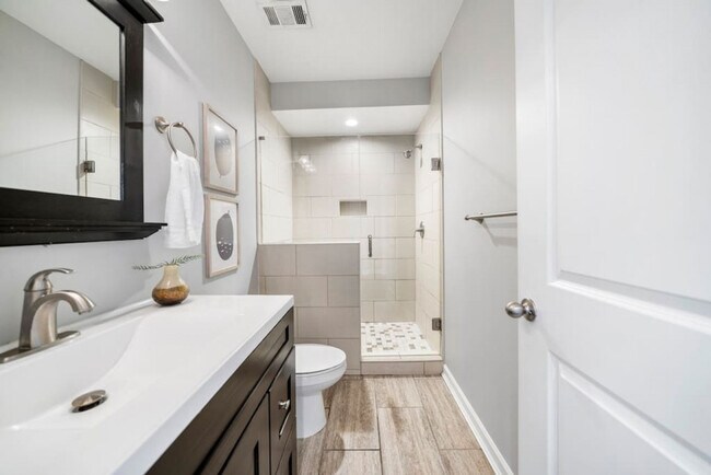 Foto del edificio - 2201 Reading Rd