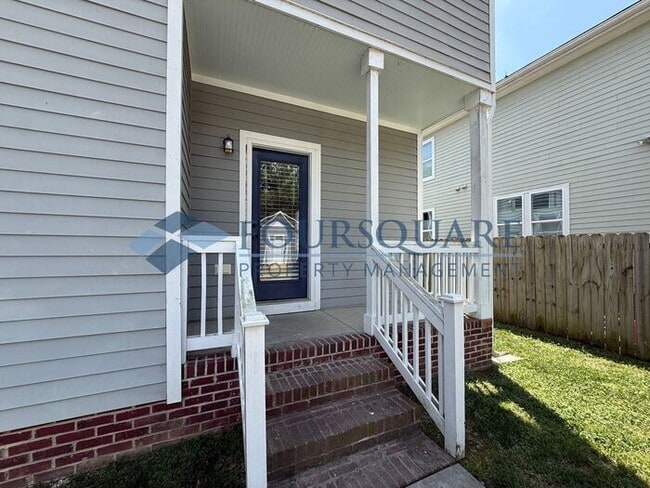 Foto del edificio - Modern 3-Bed / 2.5-Bath Home with Granite Kitchen, Fenced Yard & Private Balcony – Walkable to Do...