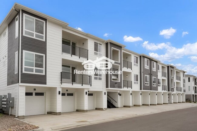 Building Photo - 6153 N Ceylon St