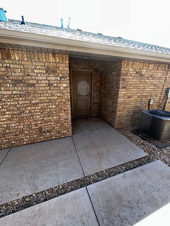 Foto del edificio - Check out this adorable North Lubbock dupl...