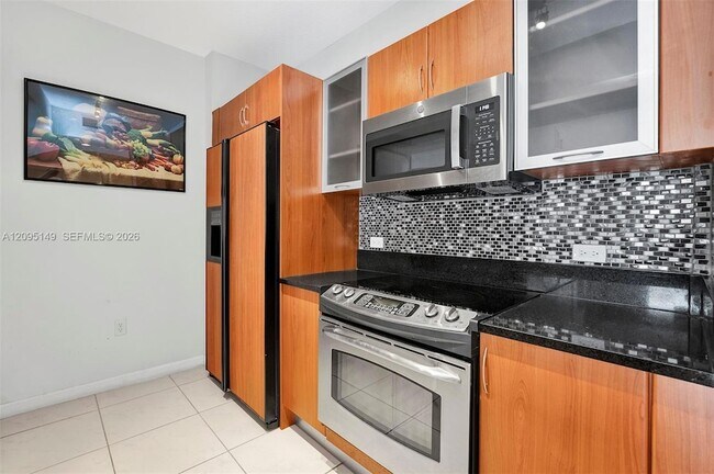 Building Photo - 2775 NE 187th St