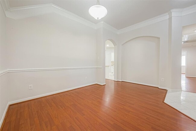Building Photo - 3111 Stratford Pointe Dr