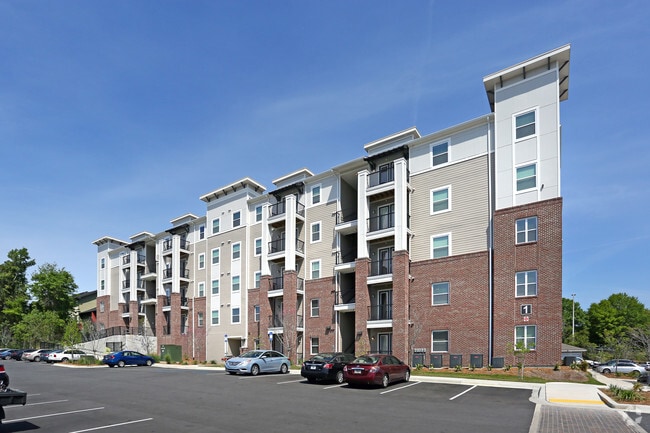 Building Photo - Oktiv