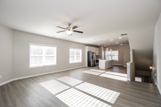 Building Photo - 831 Calvin Pk Dr