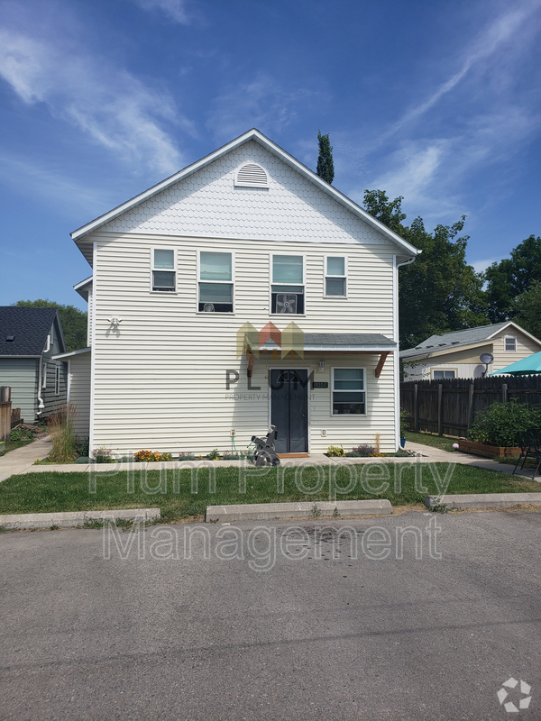 Building Photo - 1935 S 12th St W