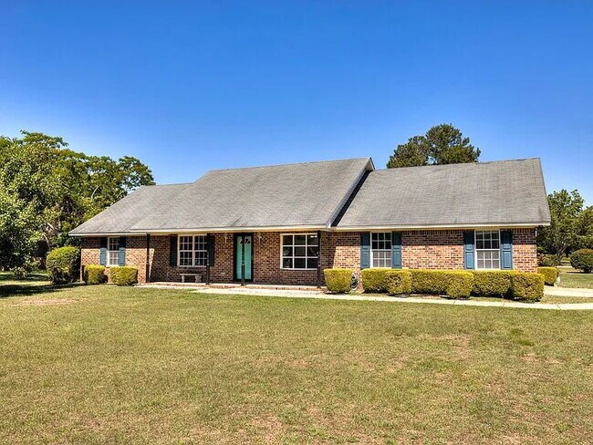 Building Photo - Lawn care included!