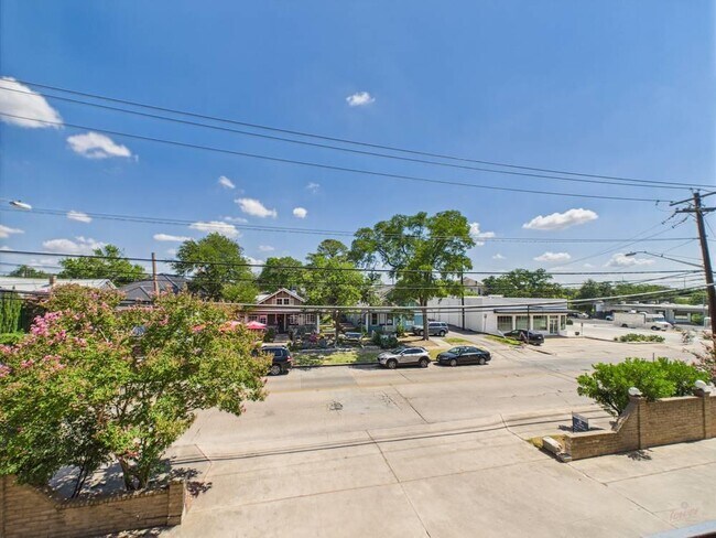 Foto del edificio - 3316 Guadalupe St