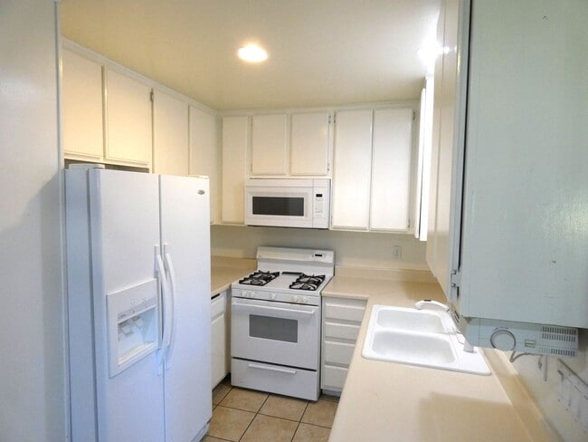 Building Photo - 1173 Sumner Pl