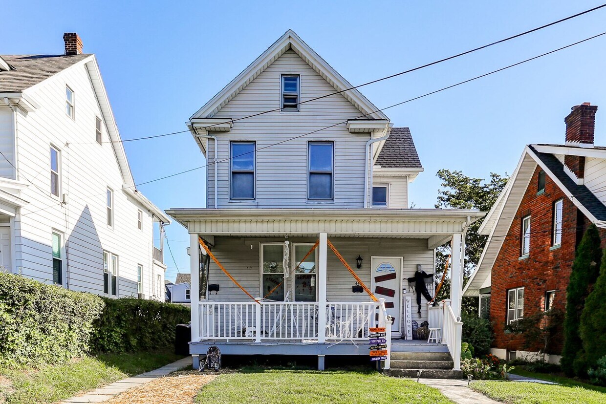 41 N 10th St Unit 41 N 10th St 2nd Floor, Lemoyne, PA 17043 Room for