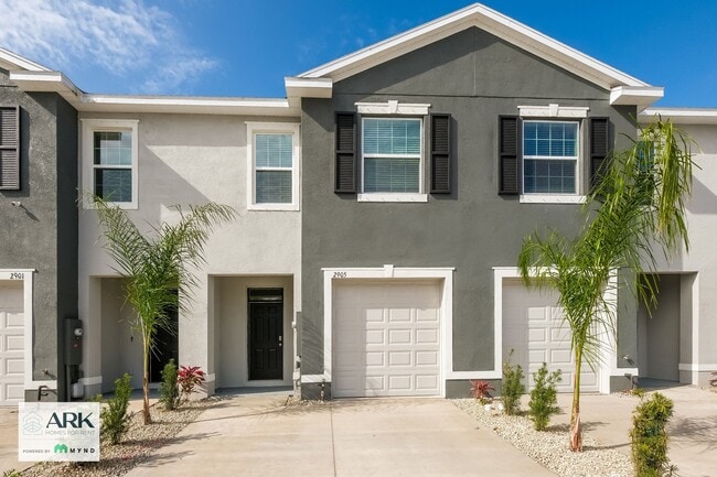 Building Photo - 2905 Suncoast Plains Dr