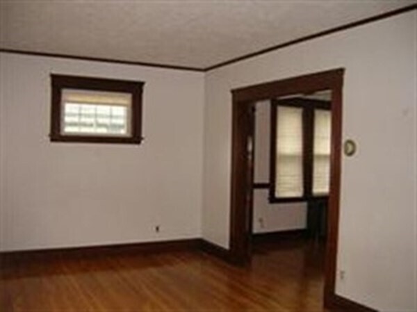 Building Photo - 20 Durant St