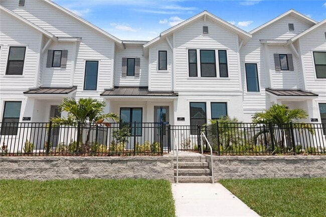 Building Photo - 1595 Springwell Ln