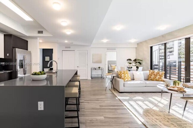 Foto del edificio - 2955 Bird Ave