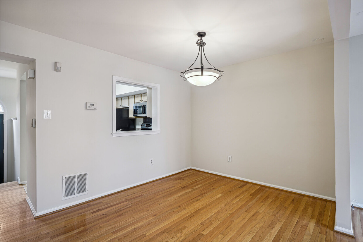 Photo - 5407 Grove Ridge Way (North Bethesda, MD)