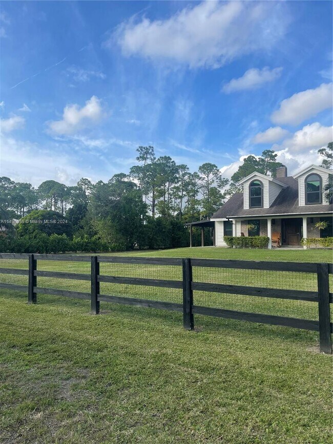 Foto del edificio - 14409 76th Rd N
