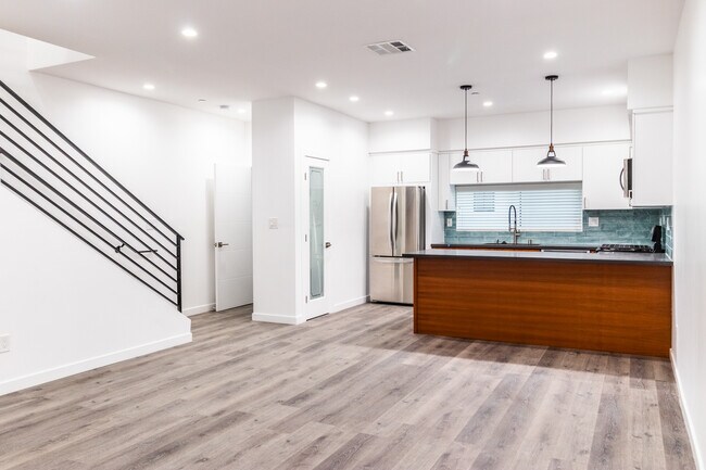 Foto del edificio - 1828 Alsace Ave